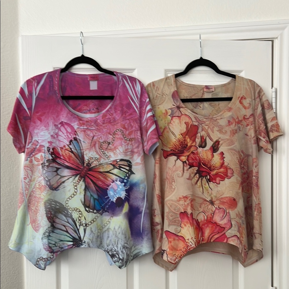 Set of 2 Michael K Colorful Butterfly/Floral Top Size XL EUC